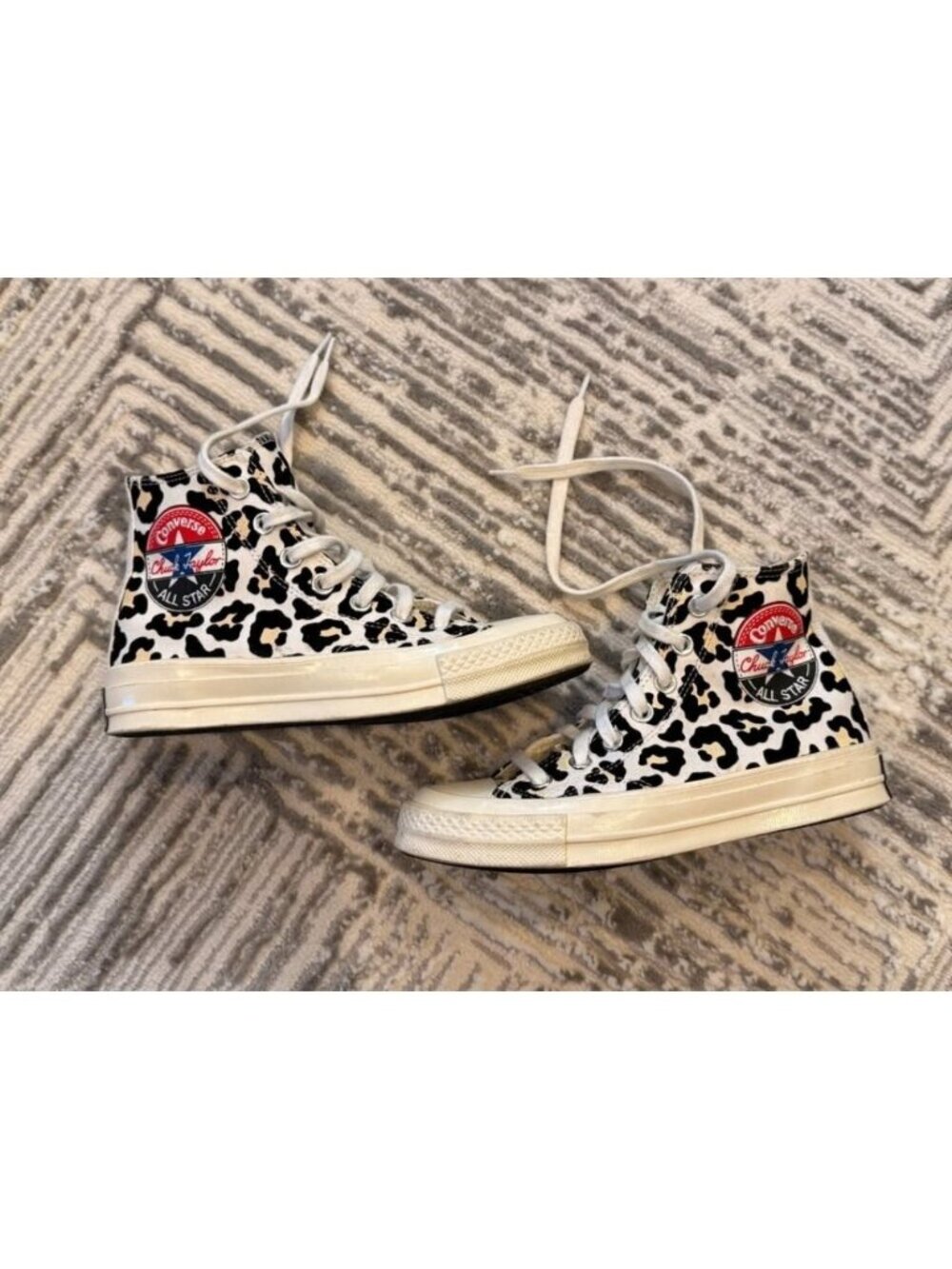 Converse women's size 5 Custom Chuck Taylor Cheetah Print Hi-Top sneakers